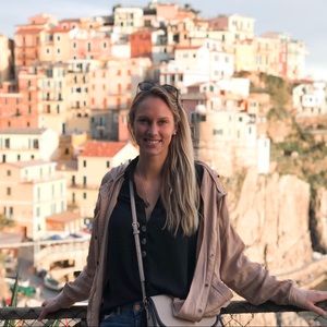 Meet your Posher, Kelli